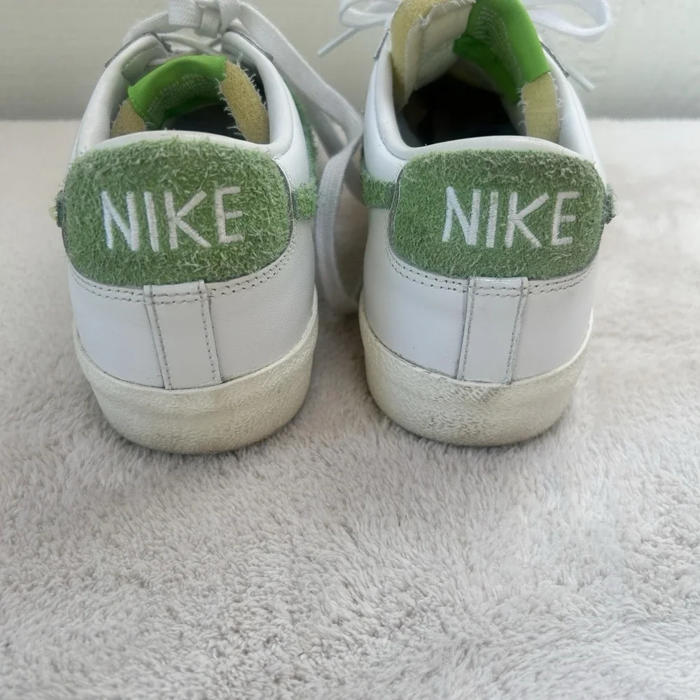 Nike Blazer '77 Vintage Low Soccer 10.5 White Green Sports OG DJ6193-100 EUC